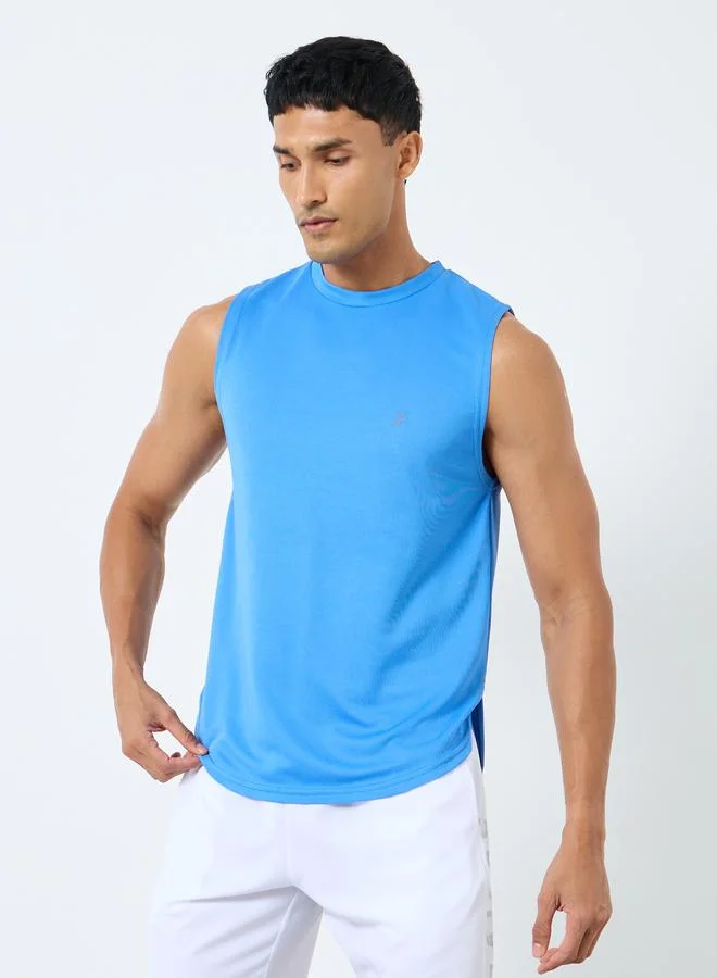 ستايلي اكتيف تيشيرت كت بتفاصيل شق جانبي